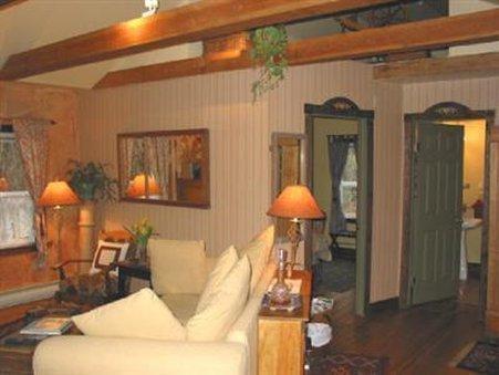 Markham House Hotel Sooke Ruang foto